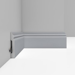 Плинтус напольный DECOMASTER D005-118ДМ (79*13*2400мм)